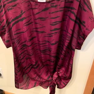 DKNYC Top, Short Sleeve Printed Tie Closure